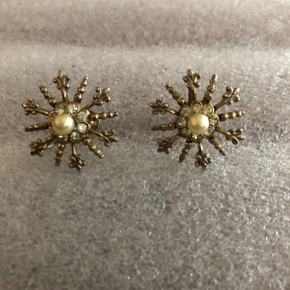 Vintage Signed Coro Rhinestone & Pearl Snowflake Screw Back Earrings